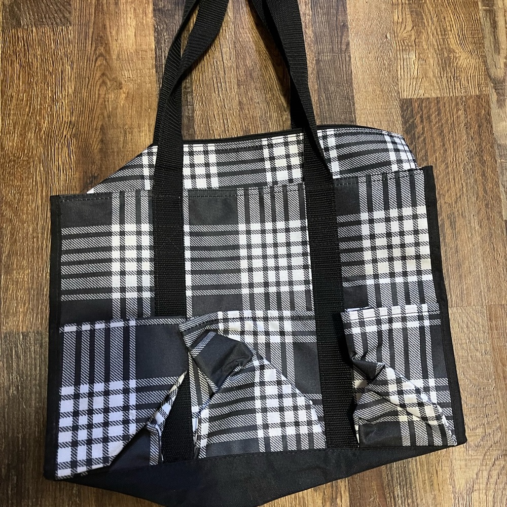 Thirty one brand tote.  Used once.  Great shape.  This one has LOTS of storage.
